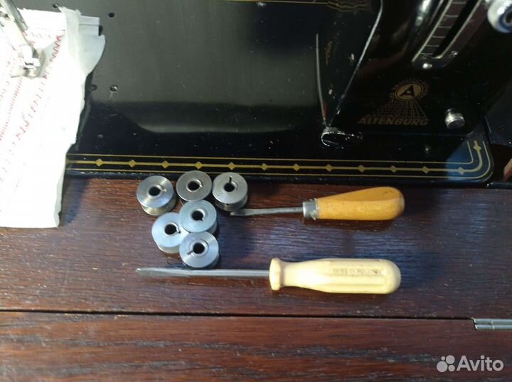 Швейная машина альтенбург