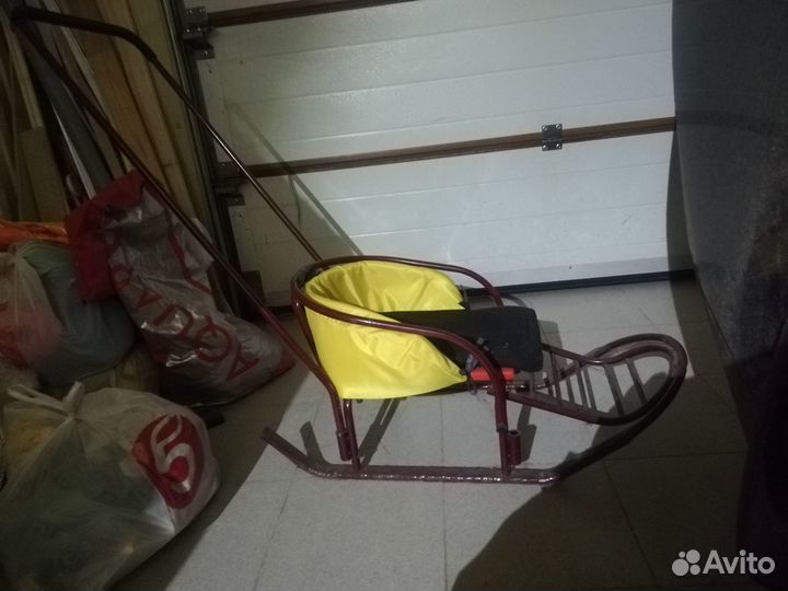 Детские санки с ручкой