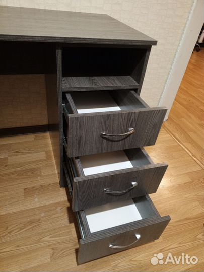 Стол письменный/компьютерный с ящиками серый