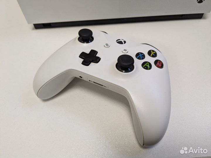 Xbox One s 1tb + Fifa. Комплект