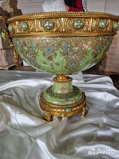 Ваза для фруктов на ножке