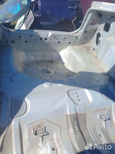 Крылья задние Рено Лагуна 2