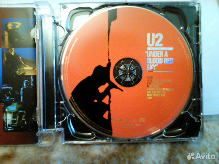 Новый U2 - Under a blood red sky
