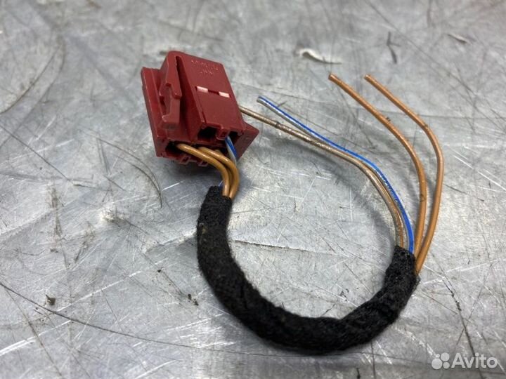 Разъем 5 контактный Volkswagen Passat B5