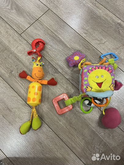 Игрушка жираф и развивающий куб