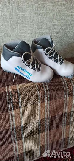 Лыжные ботинки