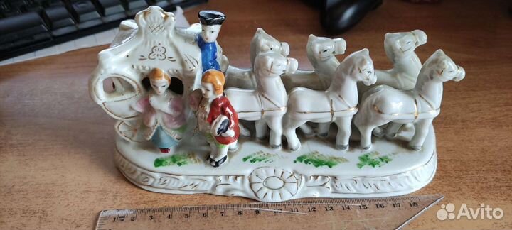Фарфоровая композиция статуэтка карета кони дама