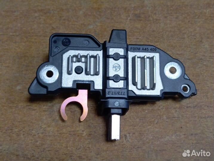 Регулятор напряжения генератора Mercedes-Benz Vito