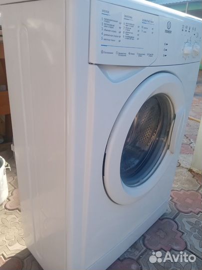 Узкая indesit 4кг 1000об