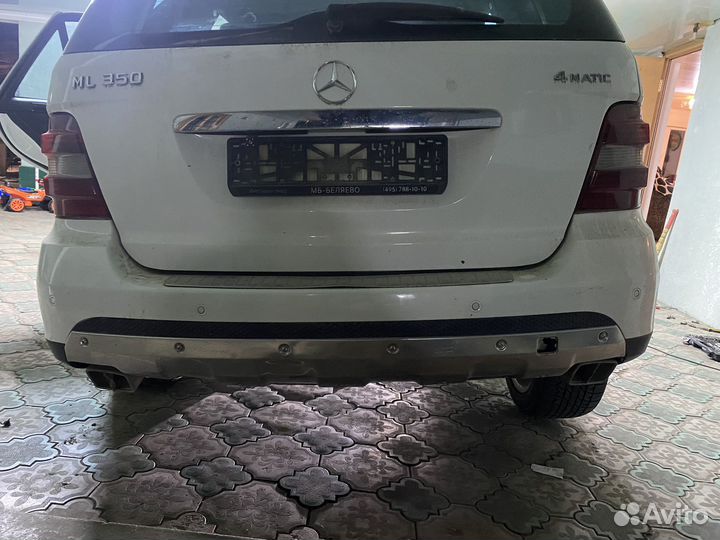 Бампер задний w164 ml мерседес белый