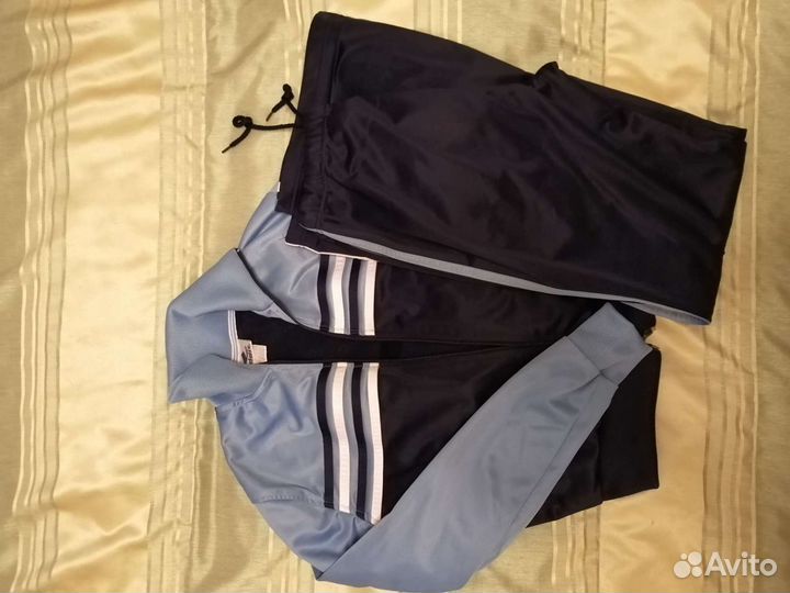 Костюм спортивный