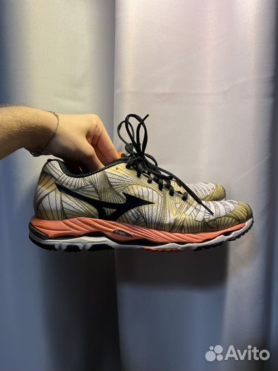 Кроссовки Mizuno Wave Paradox