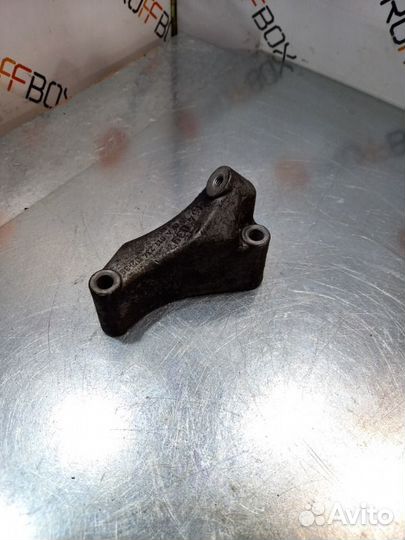 Кронштейн Mercedes Ml W163 OM612 2.7 CDI 2001