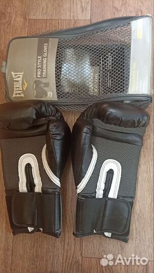 Боксерские перчатки Everlast 14oz