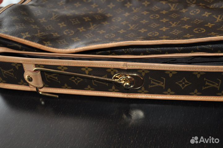 Louis vuitton. портплед оригинал