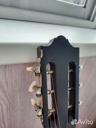 Акустическая гитара