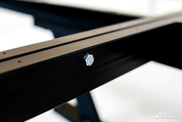 Парящая кровать с подсветкой