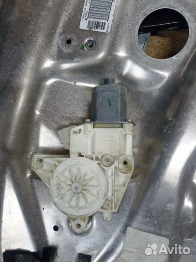 Стеклоподъемник передний левый Mercedes C Class