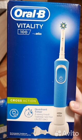 Электрическая зубная щетка oral b