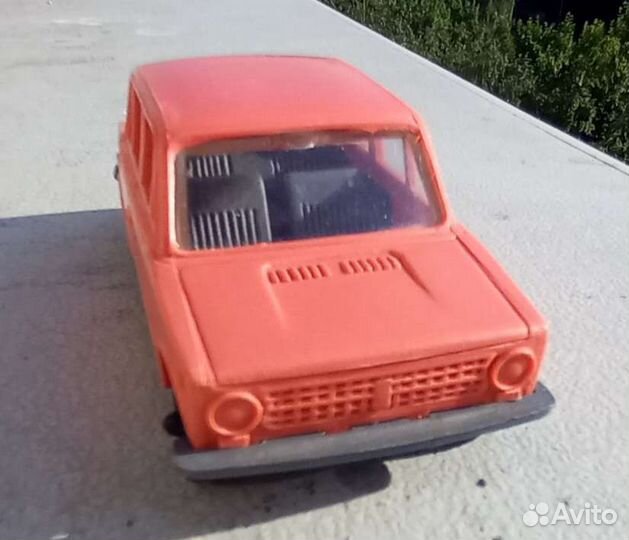 Машинка СССР копейка ваз 2101 пластик состояние