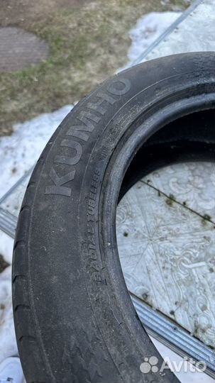 Kumho Ecsta HS51 215/55 R17 94W