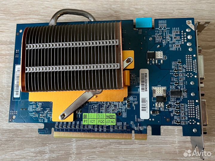 Материнская плата с процессором и памятью