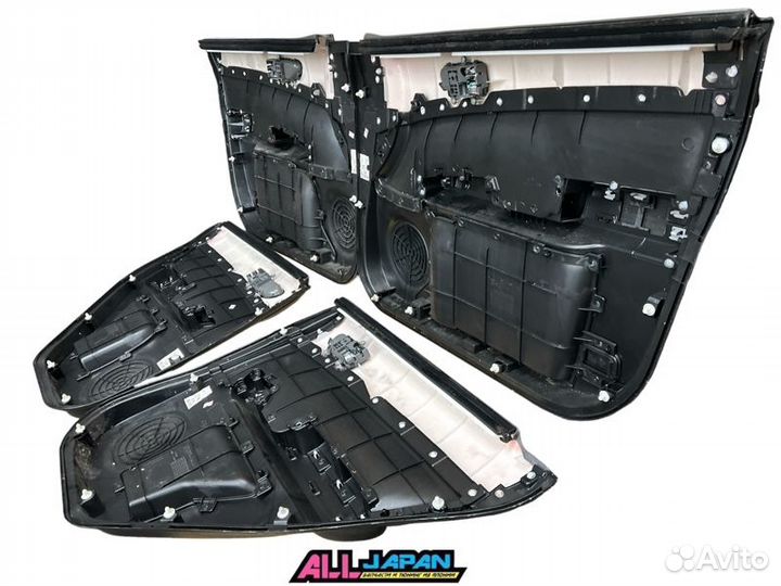 Обшивка двери Nissan X-Trail TNT31 QR25DE