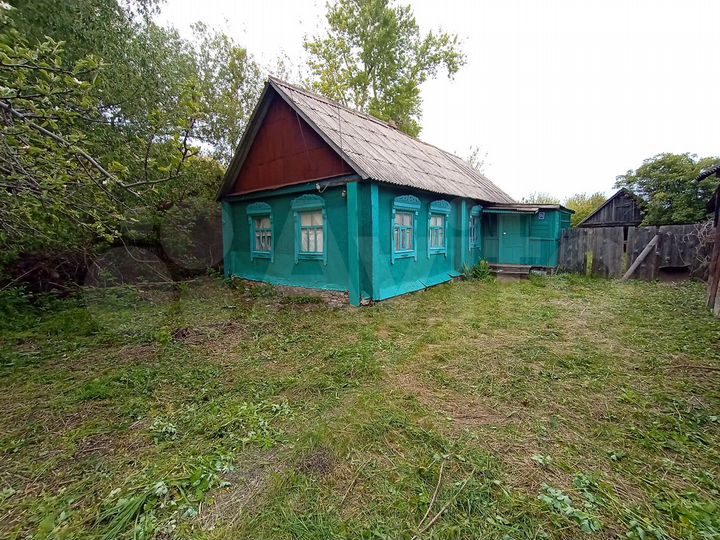 Дом 32,6 м² на участке 12 сот.