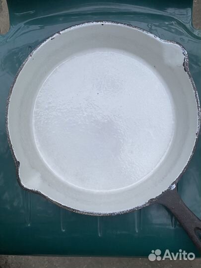 Сковорода чугунная эмалированная СССР