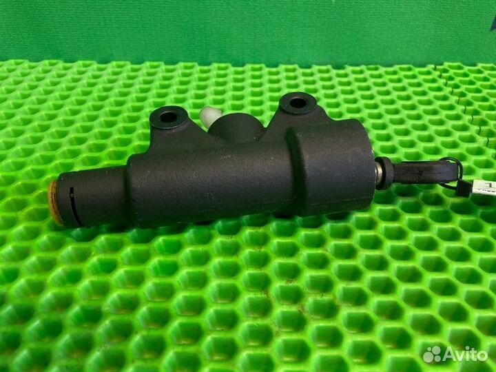 Главный цилиндр сцепления Bmw E39 M54 2001