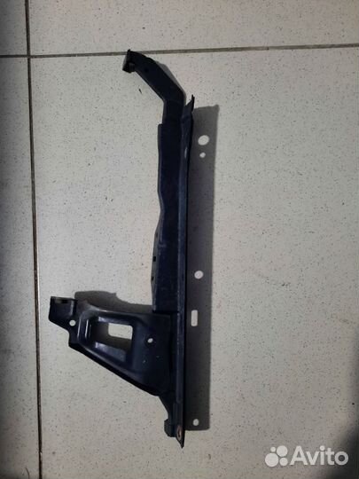 Стойка замка капота передняя Тoyota Land Cruiser