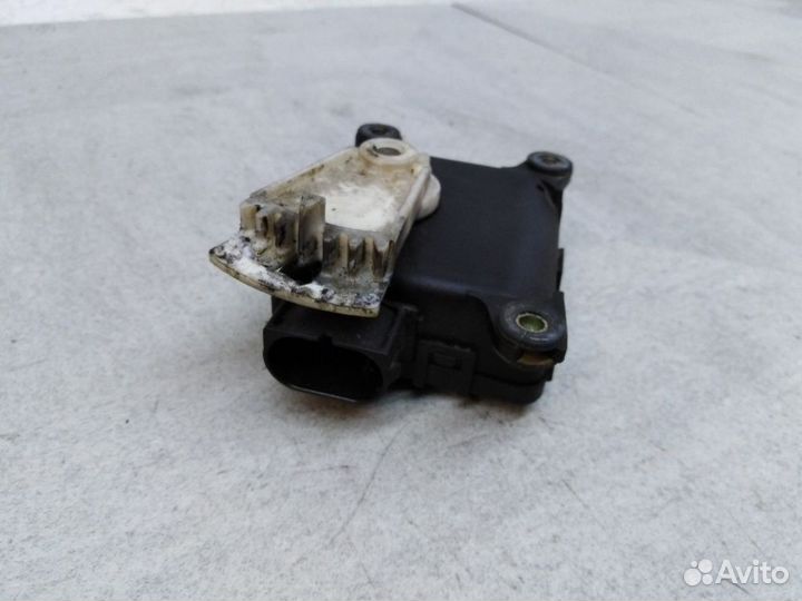 Моторчик заслонки печки