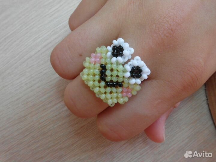Кольца и браслеты из бисера
