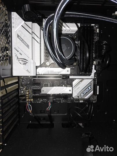 Asus ROG strix B760-G (DDR4)