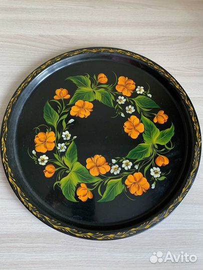 Эмалированные поднос и большая тарелка