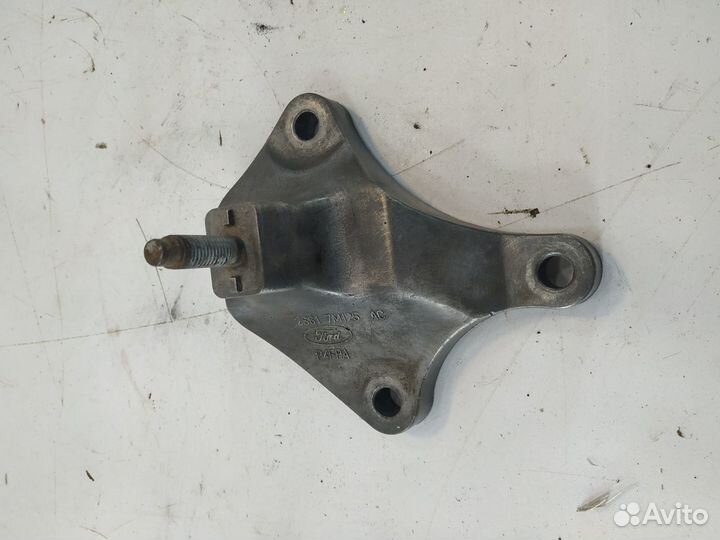 Ford fusion Кронштейн опоры кпп