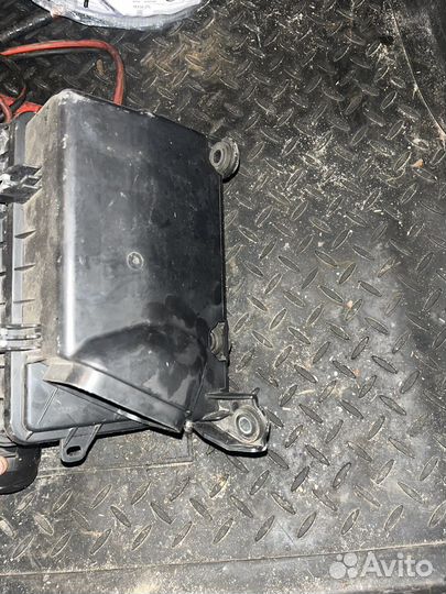 Корпус воздушного фильтра Mitsubishi