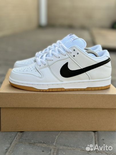 Кроссовки Nike dunk sb low pro white gum