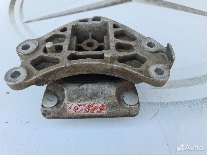 Опора АКПП Mercedes W222 4matic