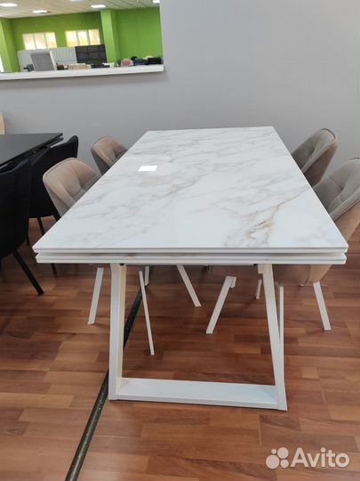 Кухонный стол из керамогранита