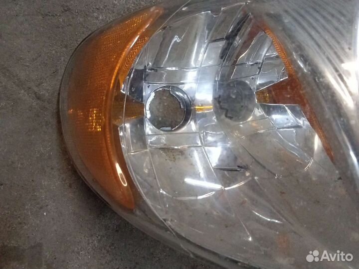 Фара Dodge Caravan 2003-06-07