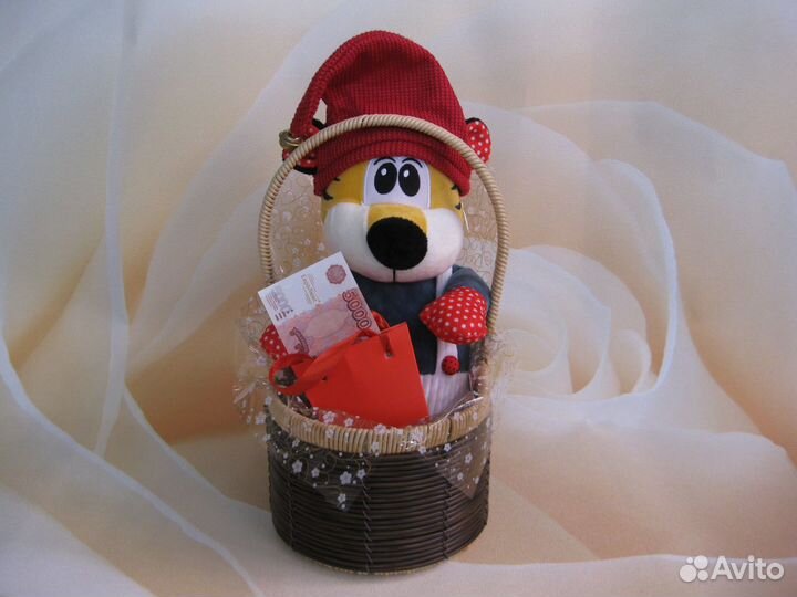 Подарок (игрушка+корзинка)