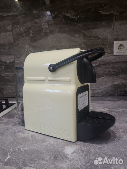 Капсульная кофемашина Delonghi