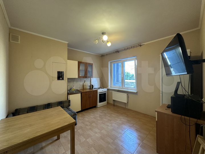 3-к. квартира, 90 м², 2/25 эт.