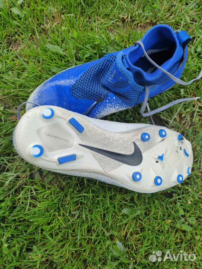 Футбольные бутсы nike phantom