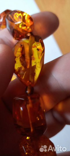 Янтарные бусы