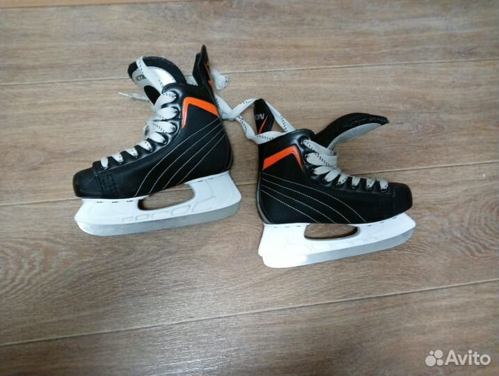 Коньки хоккейные мальчиковские