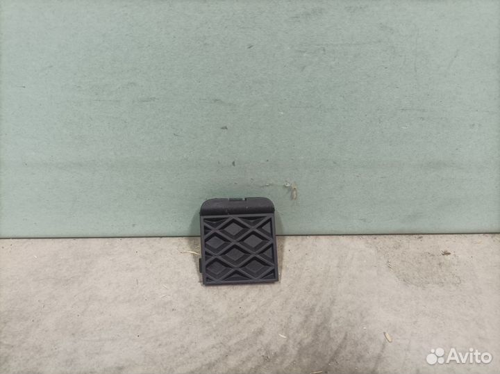 Заглушка крюка Ford Focus 3 2011