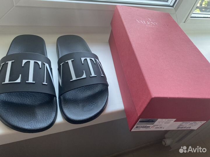 Сланцы Valentino