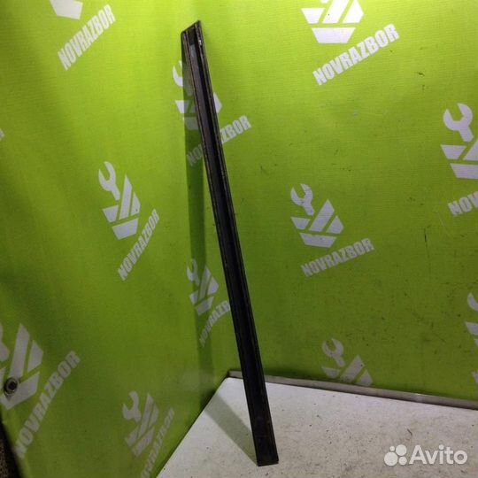 Молдинг задней левой двери бмв Е36